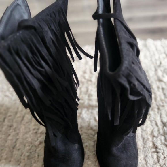 Bucco heeled fringe boots - Picture 2 of 9